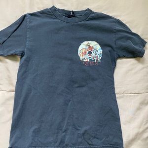 Vintage queen tshirt